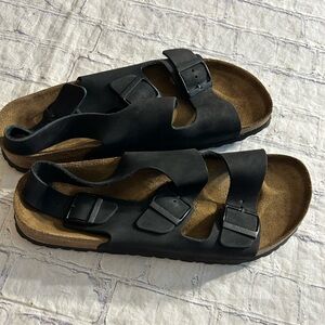 BETULA BY BIRKENSTOCK MEN’S BLACK DISTRESSED LEATHER DOUBLE BUCKLE SANDALS 10